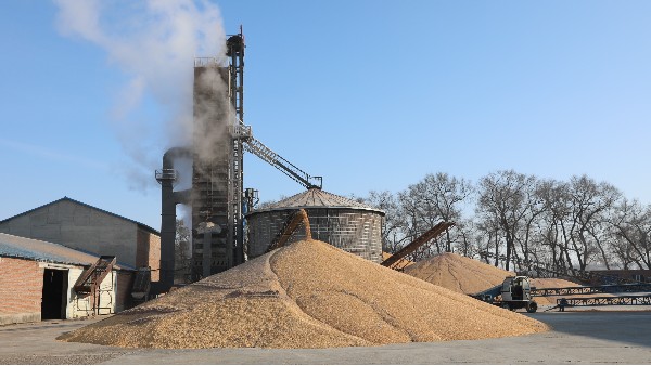 扭虧為盈，糧食烘干用上秸稈打捆直燃鍋爐就是省